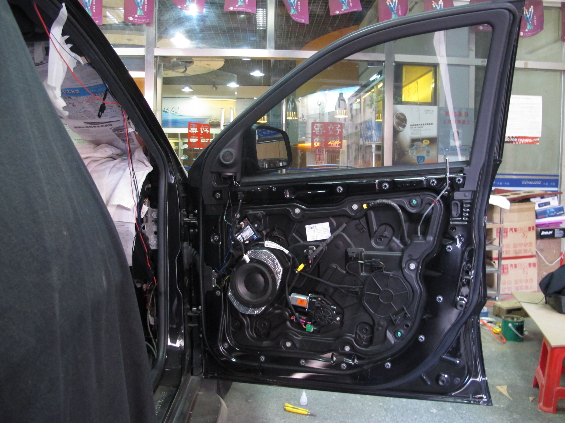 大切诺基升级丹麦丹拿342三分频，鼎沸之音，还原最真实的声音