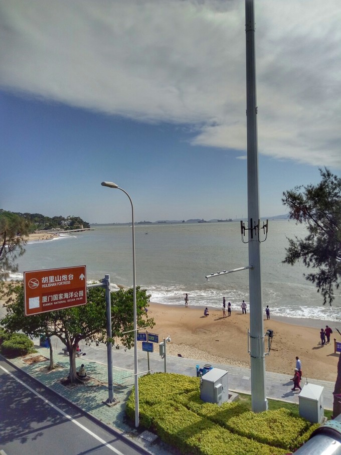 离开睁眼闭眼看见的城市，来到十一月小清新的厦门