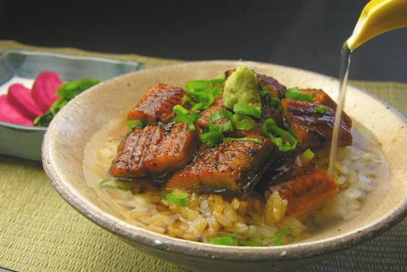 顶级日本茶泡饭,梅子茶泡饭和三文鱼茶泡饭