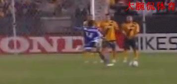 卡洛斯任意球弧线分析,任意球名场面卡洛斯