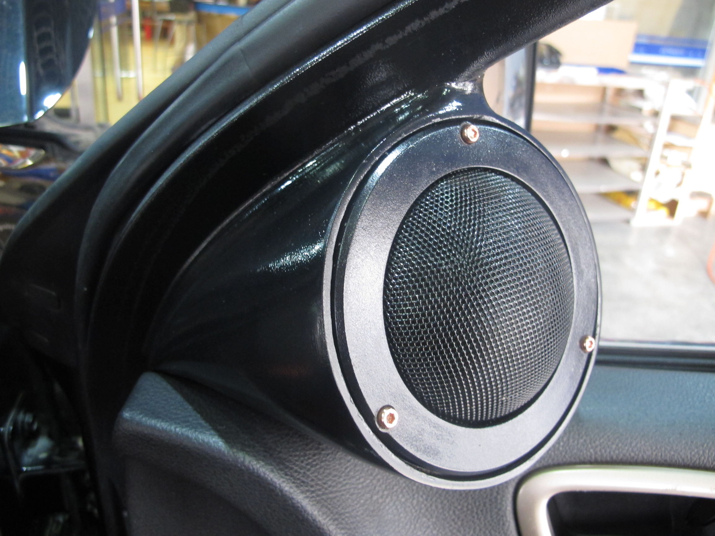 大切诺基升级丹麦丹拿342三分频，鼎沸之音，还原最真实的声音