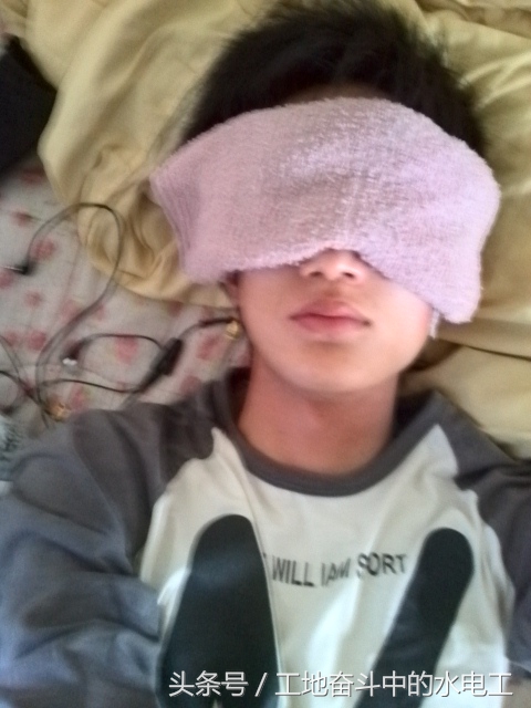 眼睛被电焊强光伤害最好办法,治疗电焊强光灼伤眼睛的方法