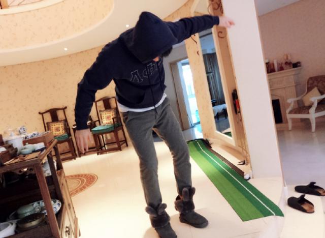 袁姗姗雪地靴视频,袁姗姗穿过膝长靴街拍