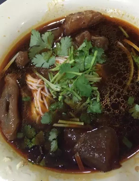 山城辣妹子有什么好吃的,走过山城