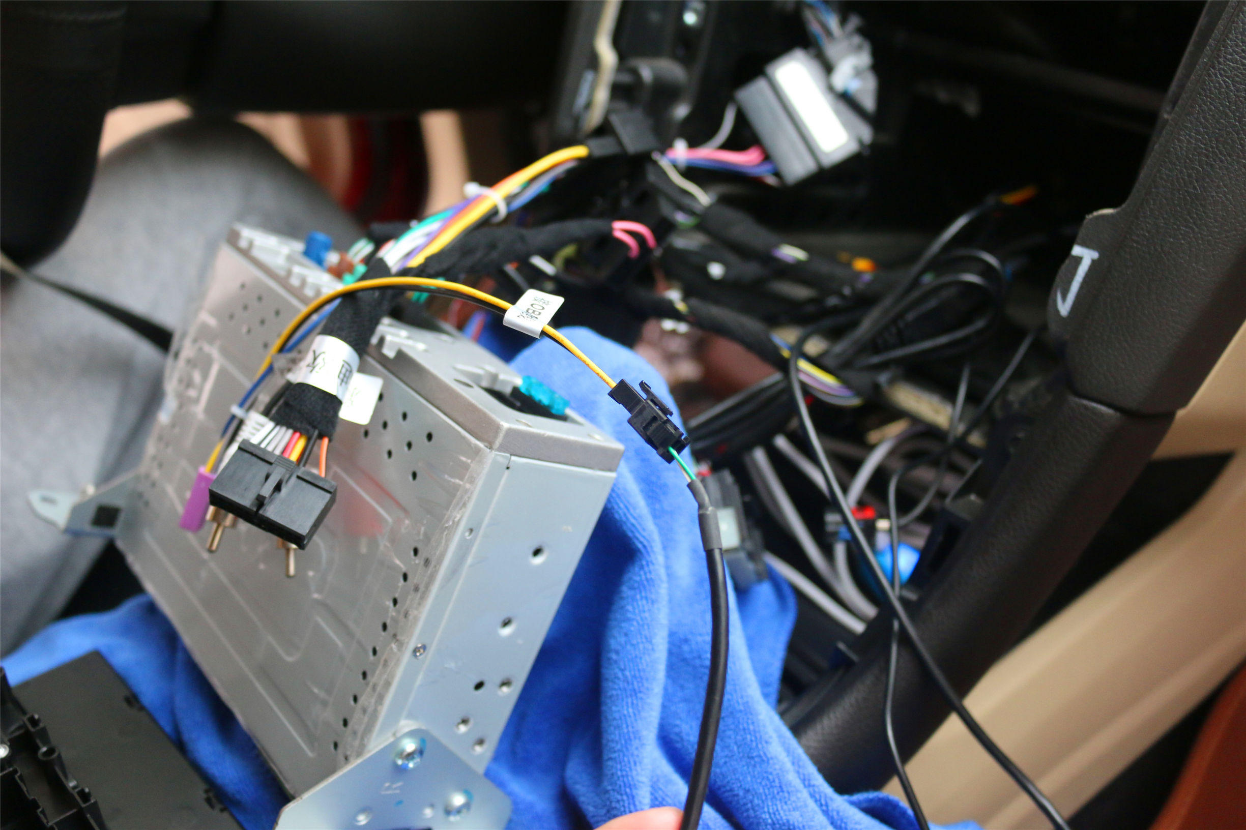 掌讯蒙迪欧竖屏导航,福特蒙迪欧13款竖屏导航