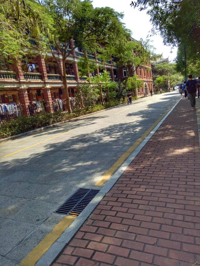 离开睁眼闭眼看见的城市，来到十一月小清新的厦门