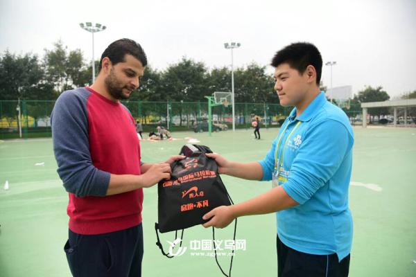 涔夐┈璺戝洟,涔夐┈璺戞姣旇禌