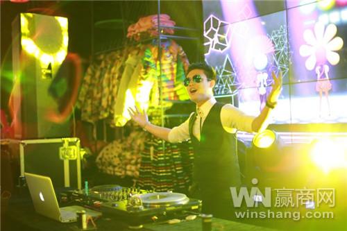 杭州首家就试试衣间体验店开业从心定义新零售概念