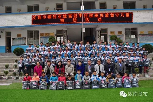 脱贫攻坚战上的巾帼担当,脱贫路上展现巾帼风采