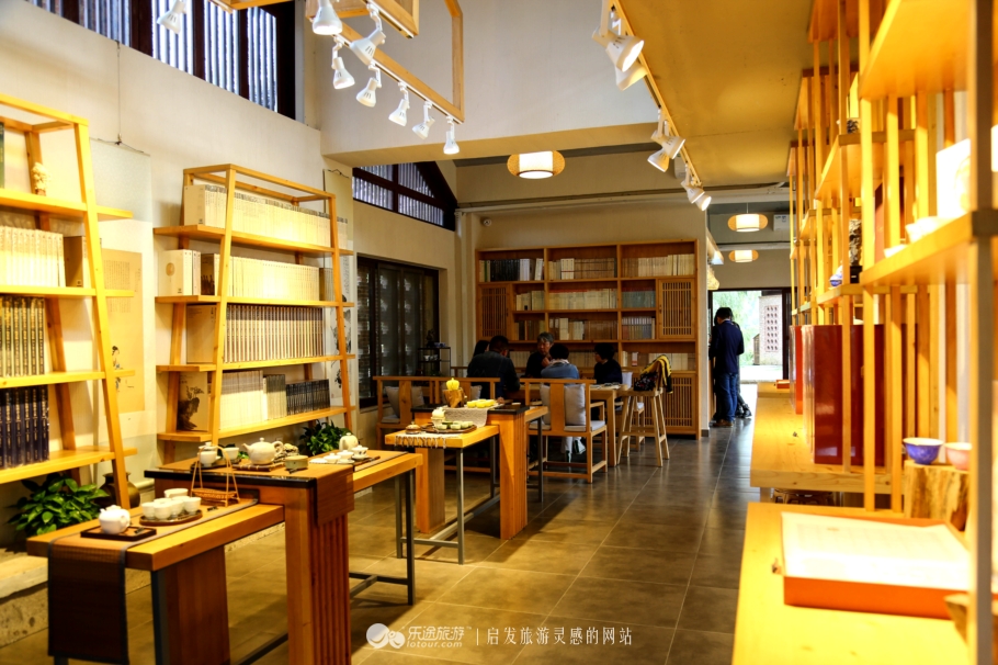 景德镇手艺人是如何传承的,景德镇陶瓷文化的传承和发展