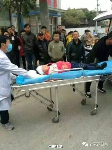 协和专家来我区开展肿瘤知识讲座｜女司机从负3楼撞到负2楼……