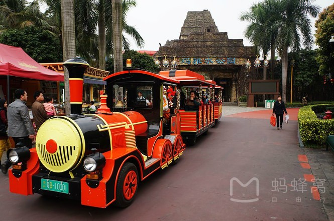 像孩子去游乐园一样开心,像个孩子去旅游