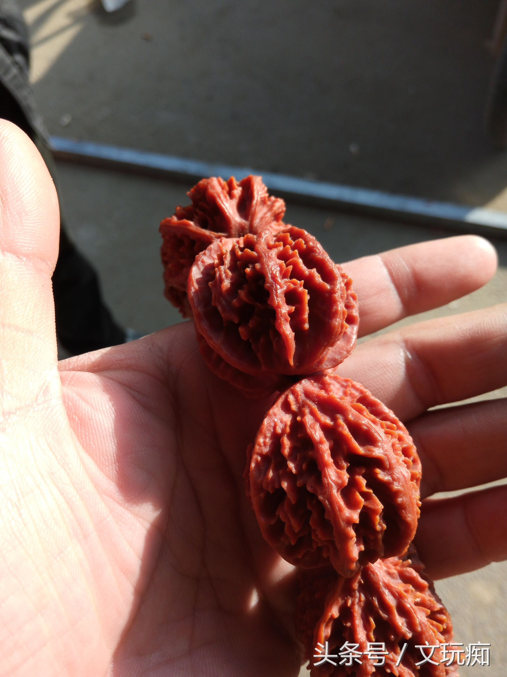 文玩核桃蛤蟆头手串,文玩市场淘核桃手串