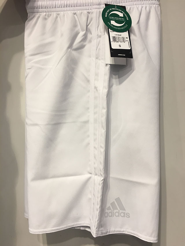 阿迪最新皇马球衣,阿迪达斯拜仁复古球衣