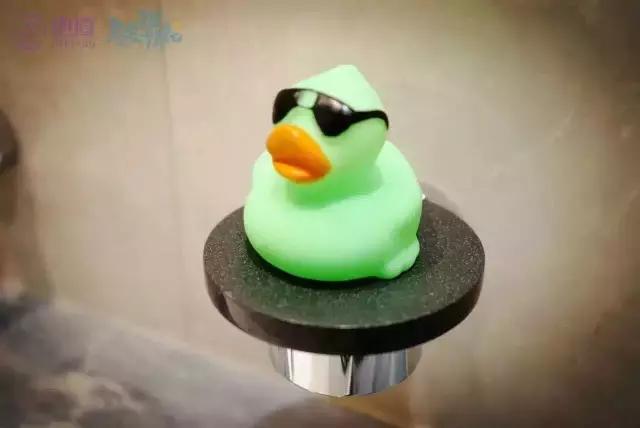 别以为迪拜有多好,在迪拜真的有黄金跑车吗