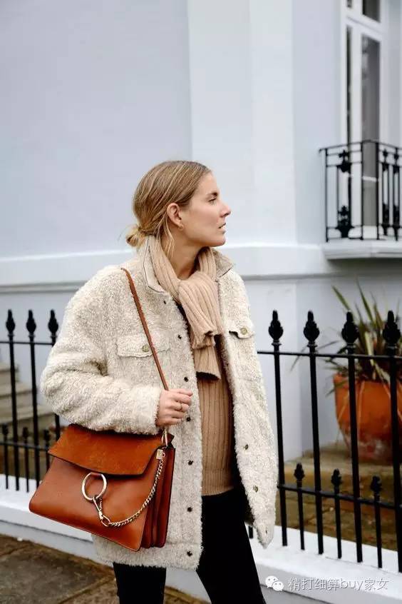 妹砸，冬天的大衣，你配对包了嘛？