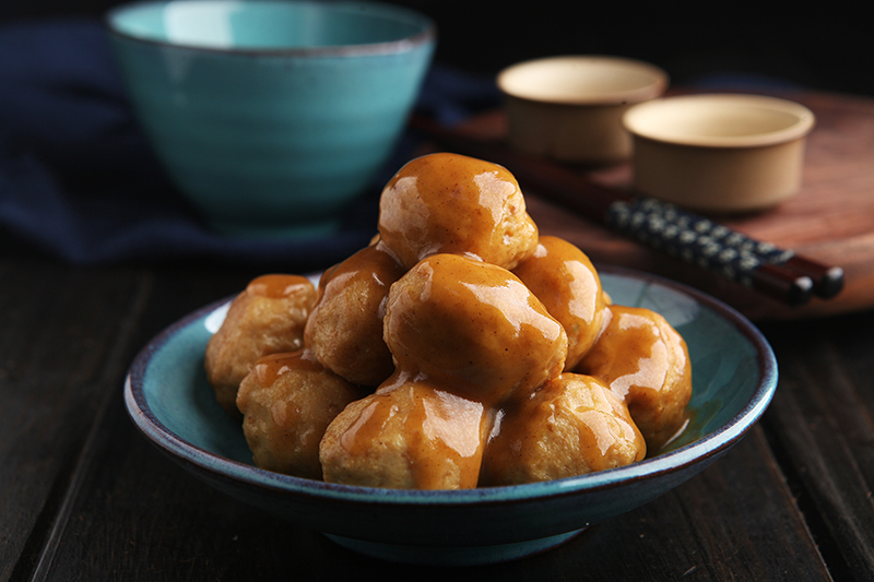 香港街头小吃第一名浓香咖喱鱼丸,香港阿姨咖喱鱼丸