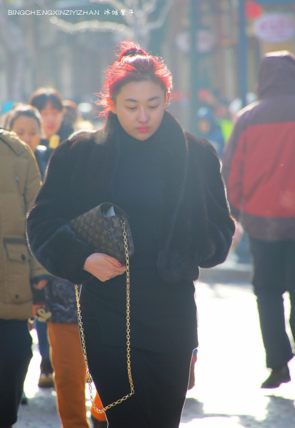 哈尔滨本地人冬天穿什么衣服,哈尔滨人冬天都穿啥保暖