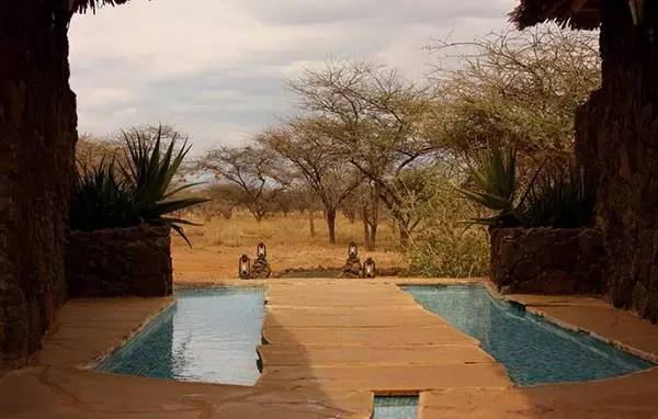 天冷了泡个温泉挺舒服,天冷了泡温泉放松一下心情