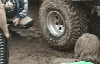 换减震后方向跑偏会啃胎吗,车子啃胎怎么解决