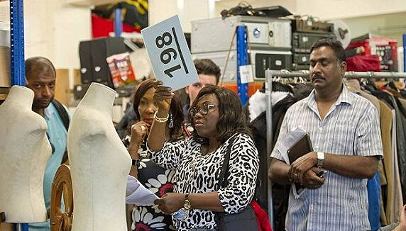 机场拍卖行李箱视频,丢失的行李箱会被拍卖吗