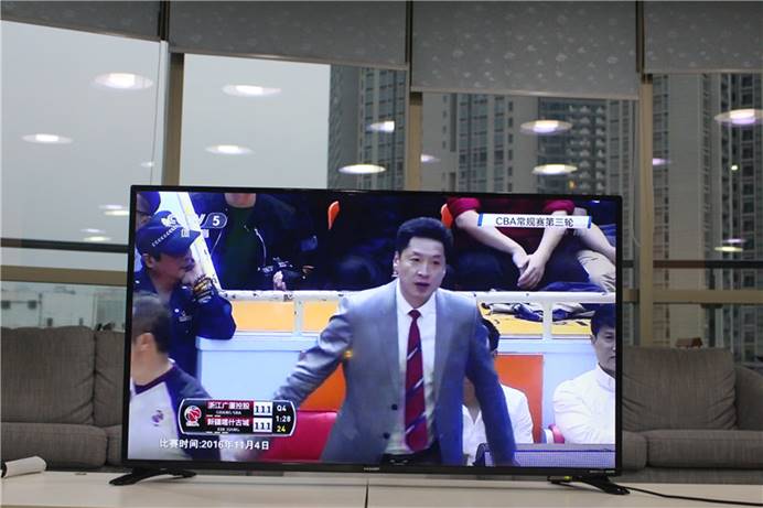 想给家里装个投影仪,有没有必要给卧室装个投影仪