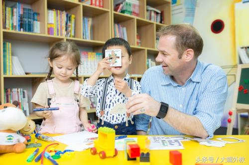 看这里！我来告诉你，外教拼班火爆背后的真相