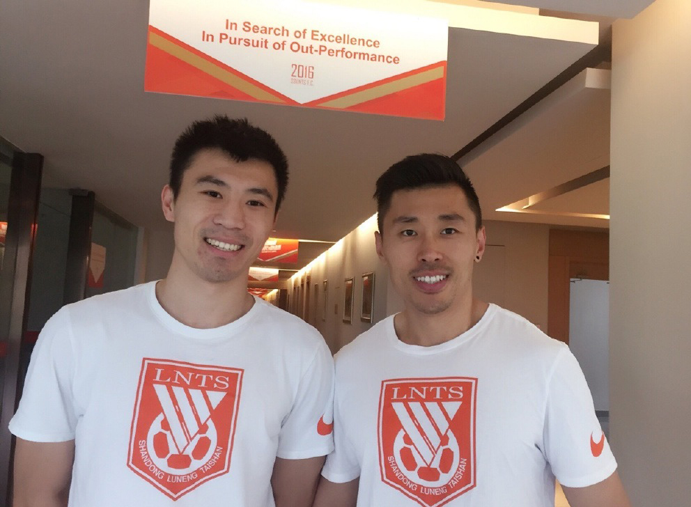 国足翻译哥赵旭东组合拳,国足足球教练翻译小哥