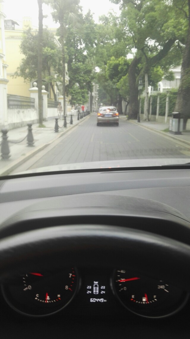 长城哈弗h6哪个性价比高,红旗hs5和哈弗h6哪个值得购买