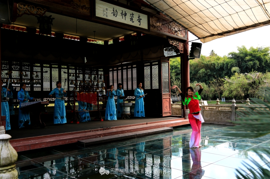 景德镇手艺人是如何传承的,景德镇陶瓷文化的传承和发展