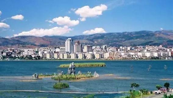 体验从昆明至西双版纳高铁,云桂高铁富宁站