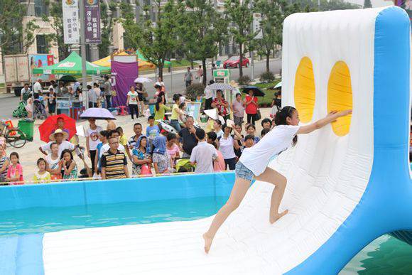 萌萌哒海狮空降海口，竟然还有这样的水上活动！