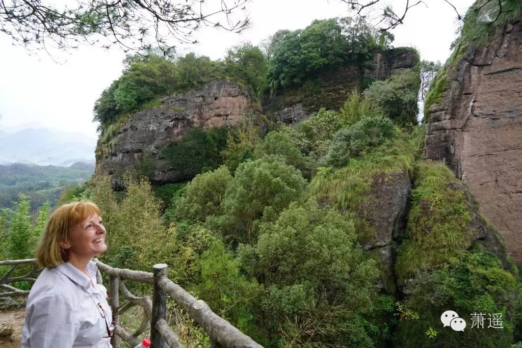 与外国人无障碍交流方法,跟外国人聊天语言不通怎么办