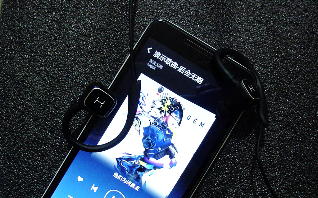 自由的沉浸在运动和音乐的世界里--运动音乐蓝牙耳机