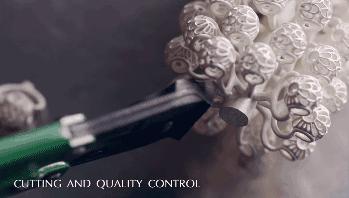 新婚夫妻卖黄金事件,新婚夫妻花8万元