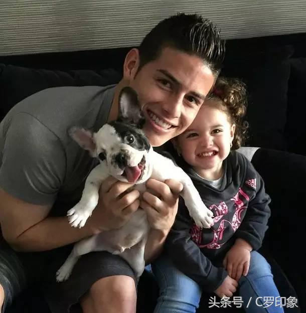 萌出一脸血的小孩,萌出一脸血萌娃