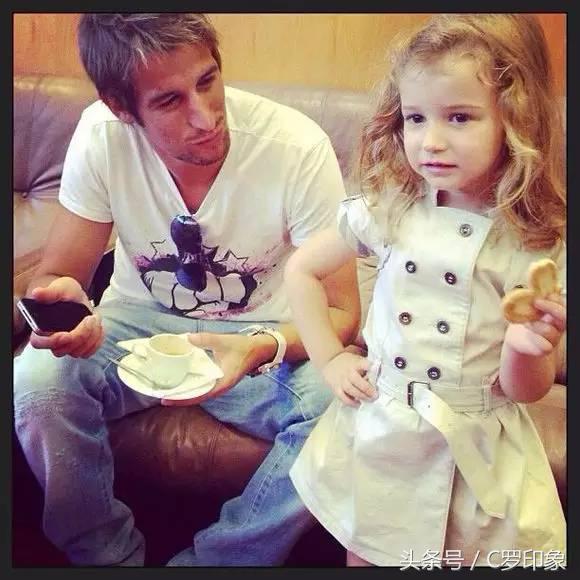 萌出一脸血的小孩,萌出一脸血萌娃