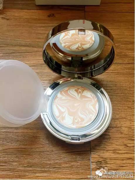 爱敬水粉霜评测 (爱敬水粉霜黑盒的正确使用方法)