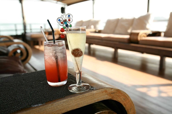 香港兰桂坊最嗨的酒吧,香港兰桂坊酒吧场所视频