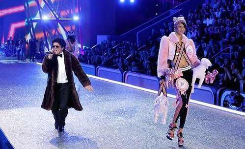 刘雯超模维密秀,刘雯维密高清大图