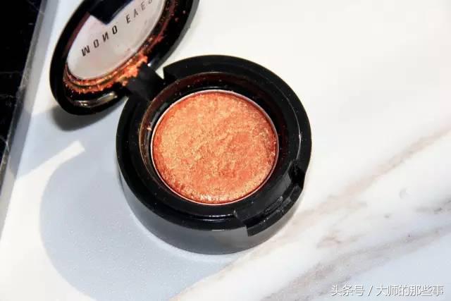 现在比较流行什么颜色的眼影,红棕色系大牌眼影有哪些
