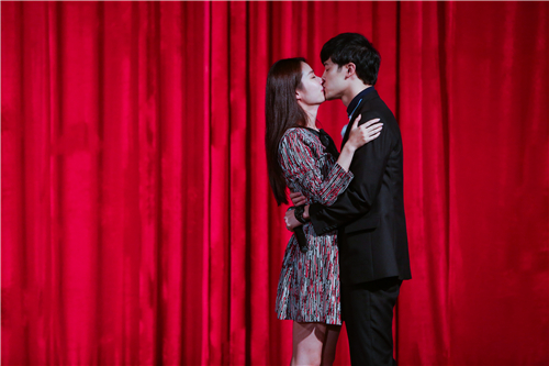 付辛博颖儿婚礼晚宴唱歌,付辛博颖儿一家四口同框