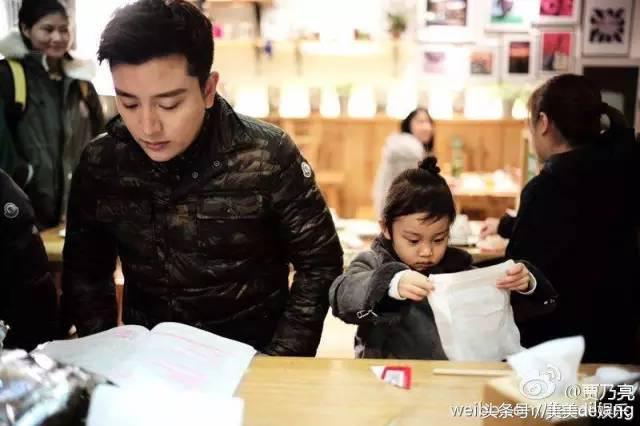 “综艺一姐”是王源的头号粉丝！爸妈都是娱乐圈一线大咖背景雄厚