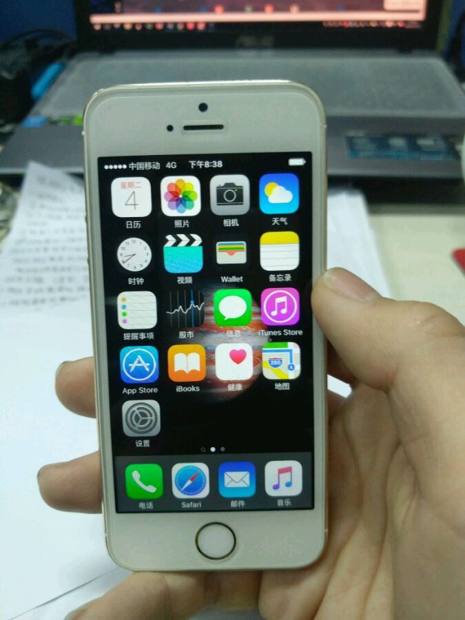 300元收的苹果5s,300收个二手手机