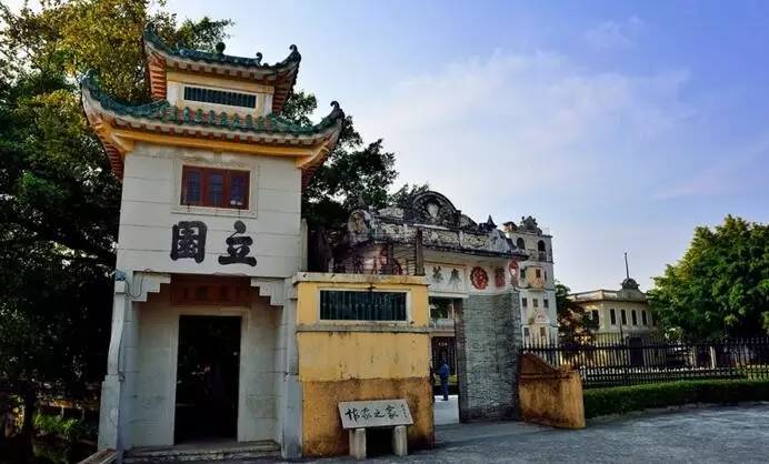 情侣每年都去一个地方拍照,情侣旅行同一个地方拍照