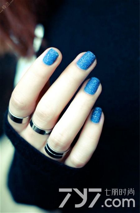 美甲图片2017新款式,2020美甲流行款式短指甲显手白