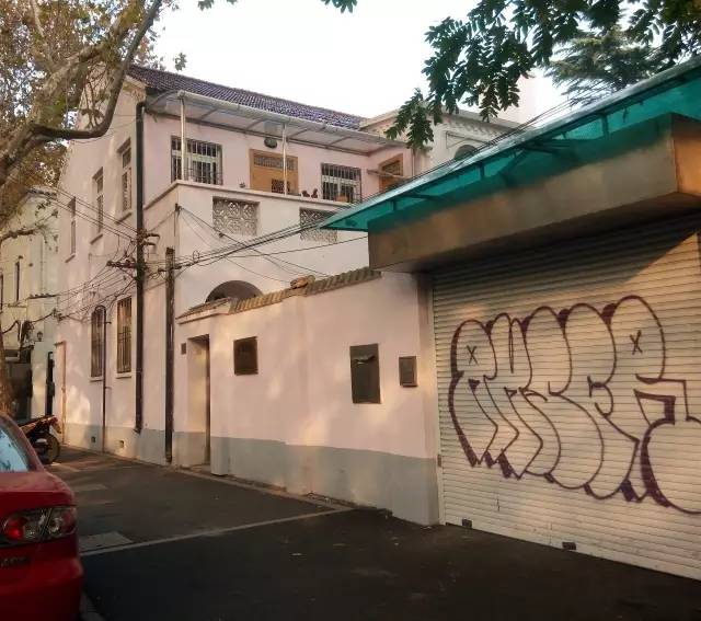 上海落叶不扫景观道,上海秋天不扫落叶的街道