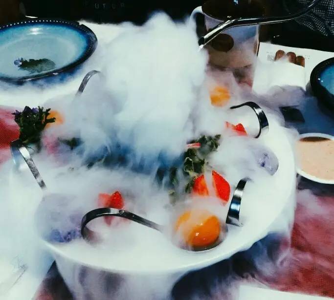 推荐一家很适合情侣约会的餐厅,适合情侣约会的氛围感餐厅