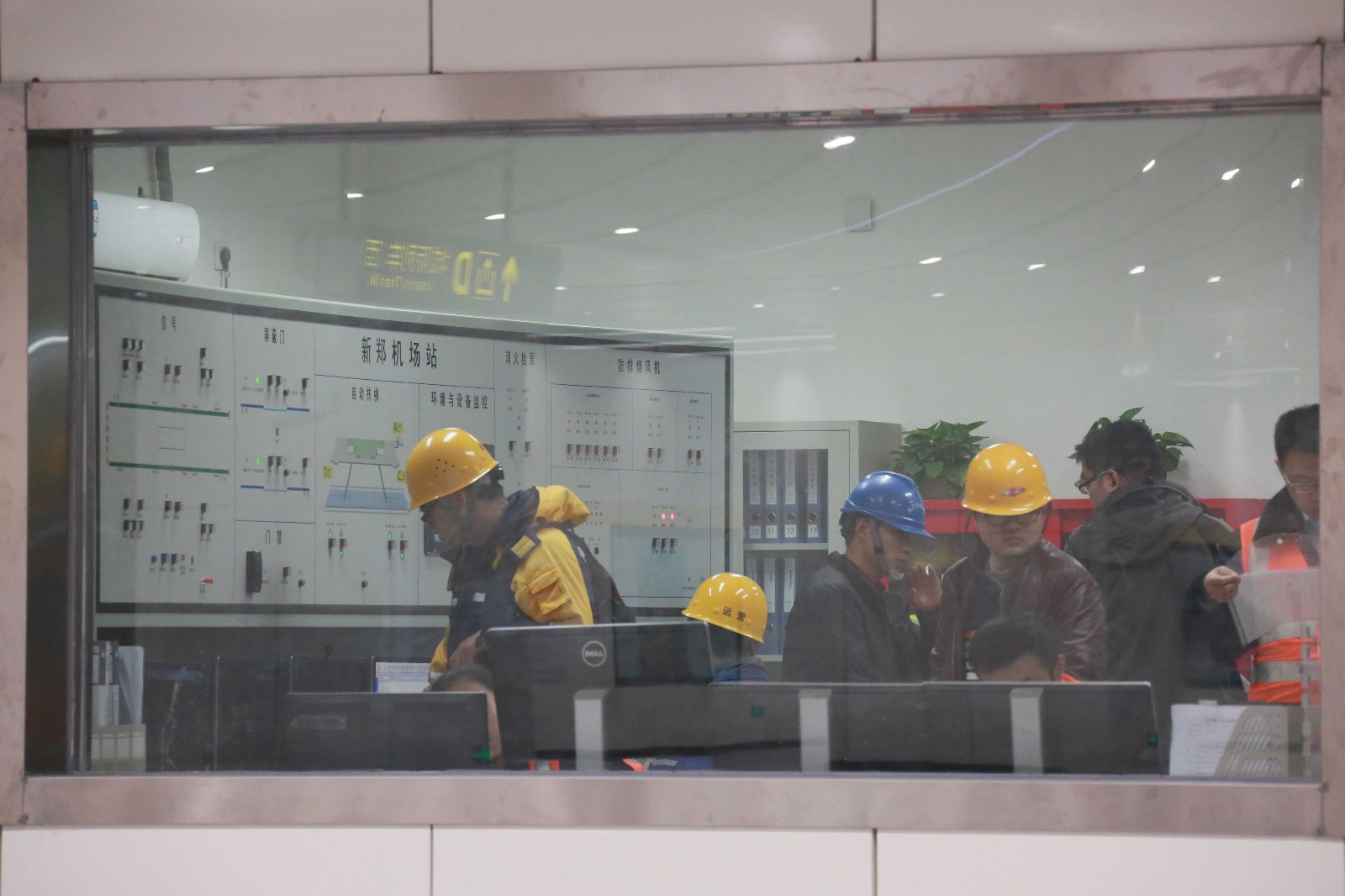 坐城郊线到新郑机场,新郑机场到市里城郊线最晚几点