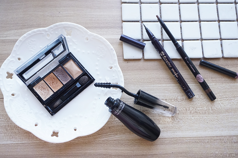 厌倦一成不变？这个圣诞要做最亮眼的少女！